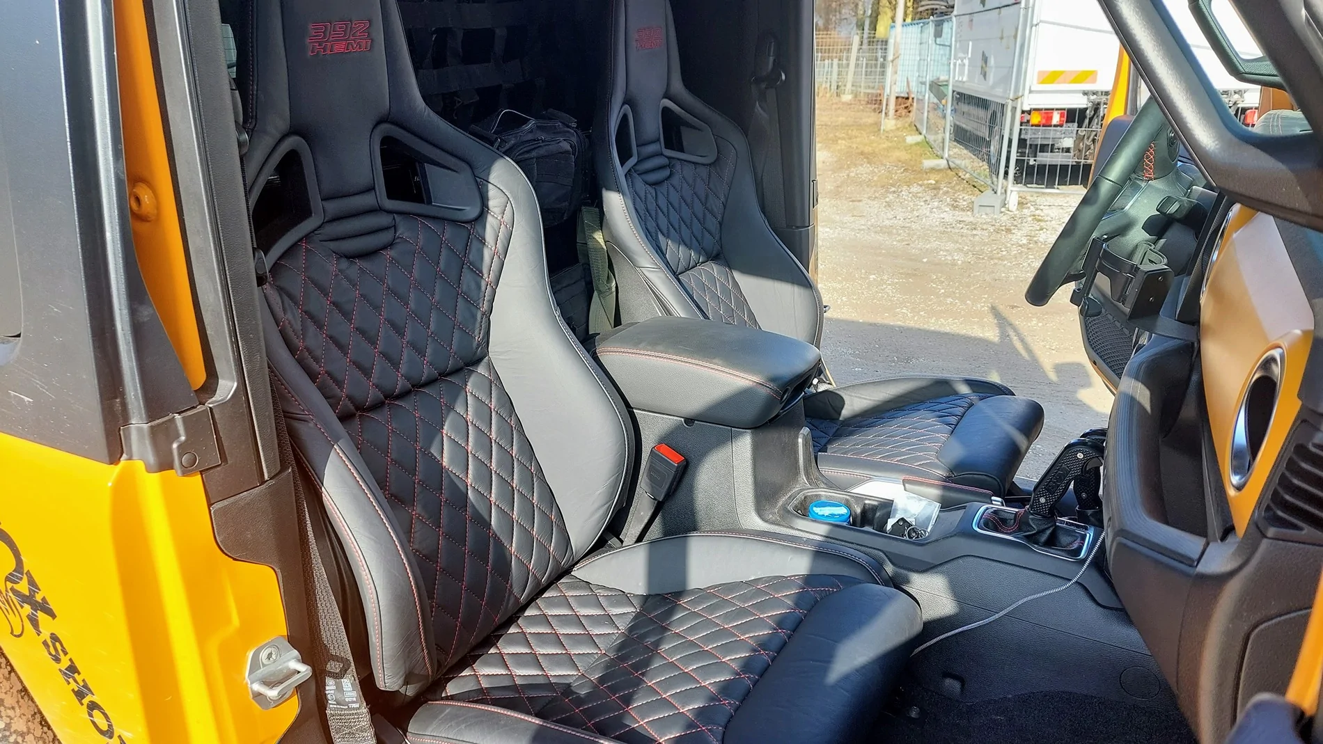 Jeep Wrangler JL All about SEATS! Who's changed 'em out? 20230212_134516