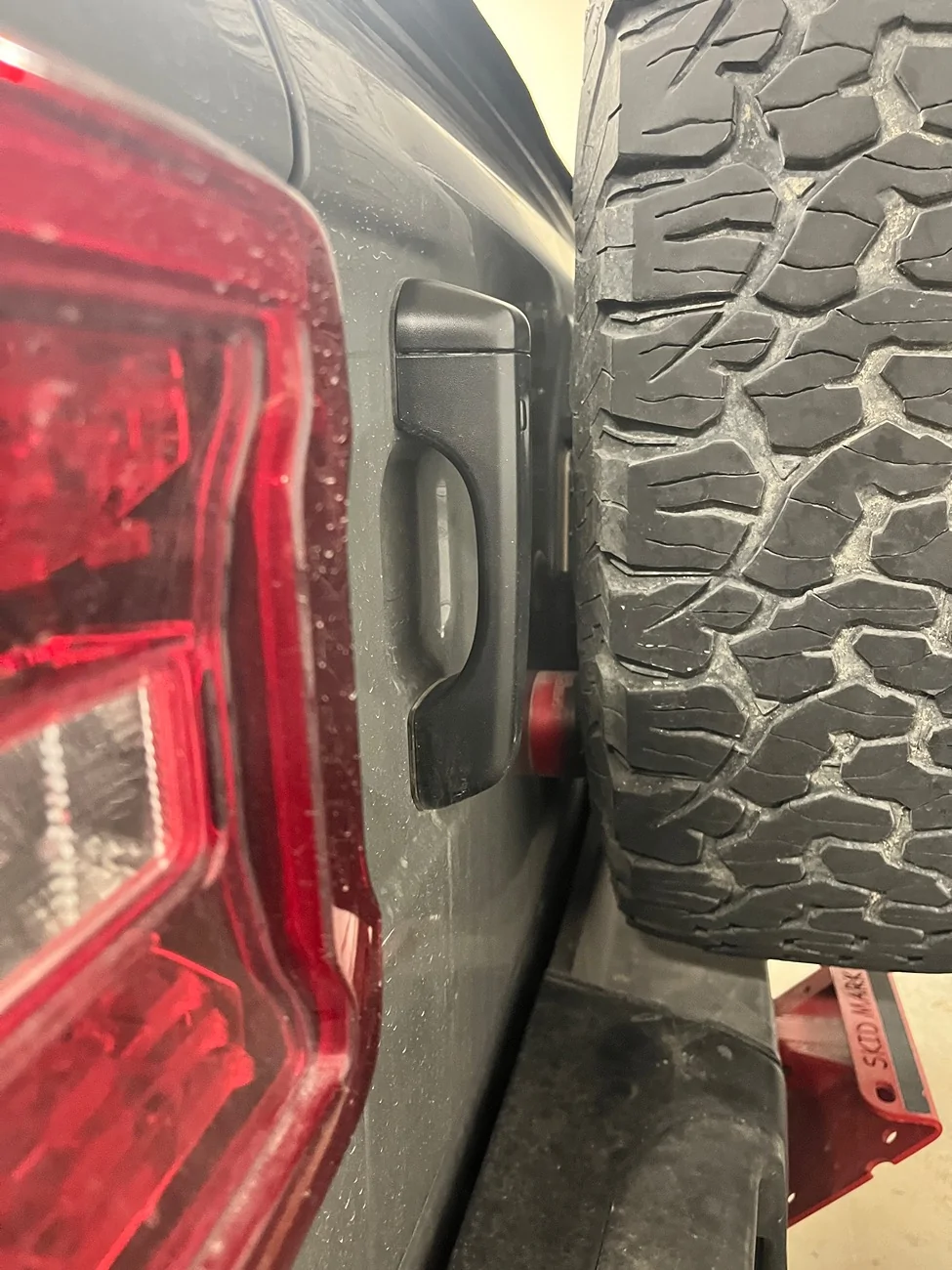 Jeep Wrangler JL Moving Teraflex Alpha carrier INWARD? IMG_4610