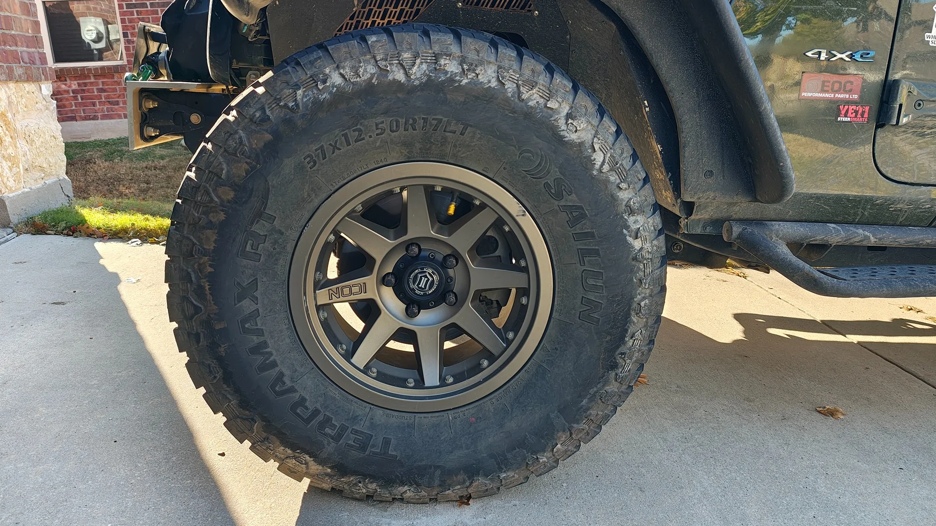 Jeep Wrangler JL Tire: Venom Power Terra Hunter 1000016281