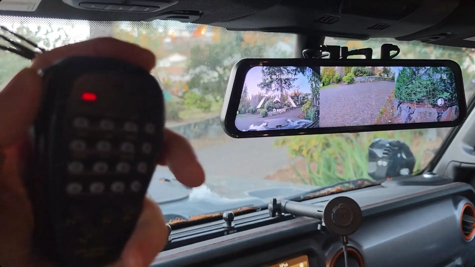 Jeep Wrangler JL How can electronic devices be protected from radio interference? radio&dashcam