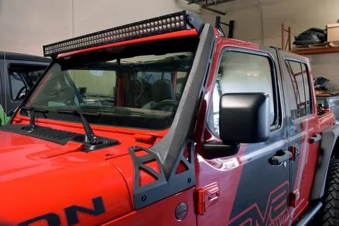 Jeep Wrangler JL Dv8 Light bar bracket with dual cubes? LBJL-01_ANGLE_larg