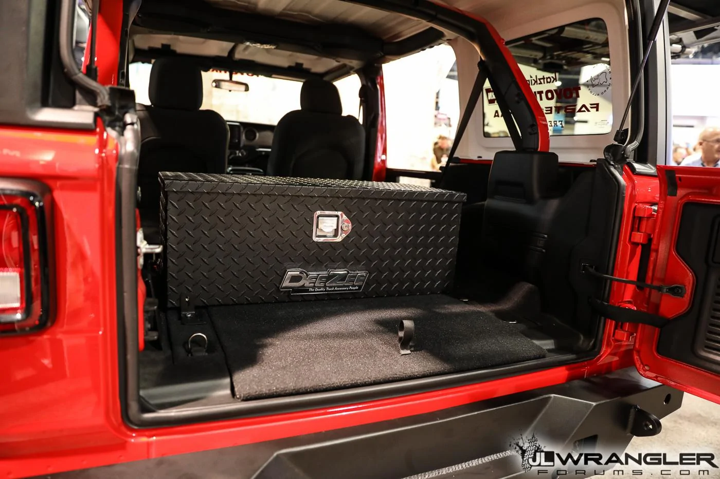 Jeep Wrangler JL Dee Zee JL Wrangler Products & Build [SEMA 2018 - JLWF Coverage] Dee-Zee-JL-Wrangler-SEMA-2018-22