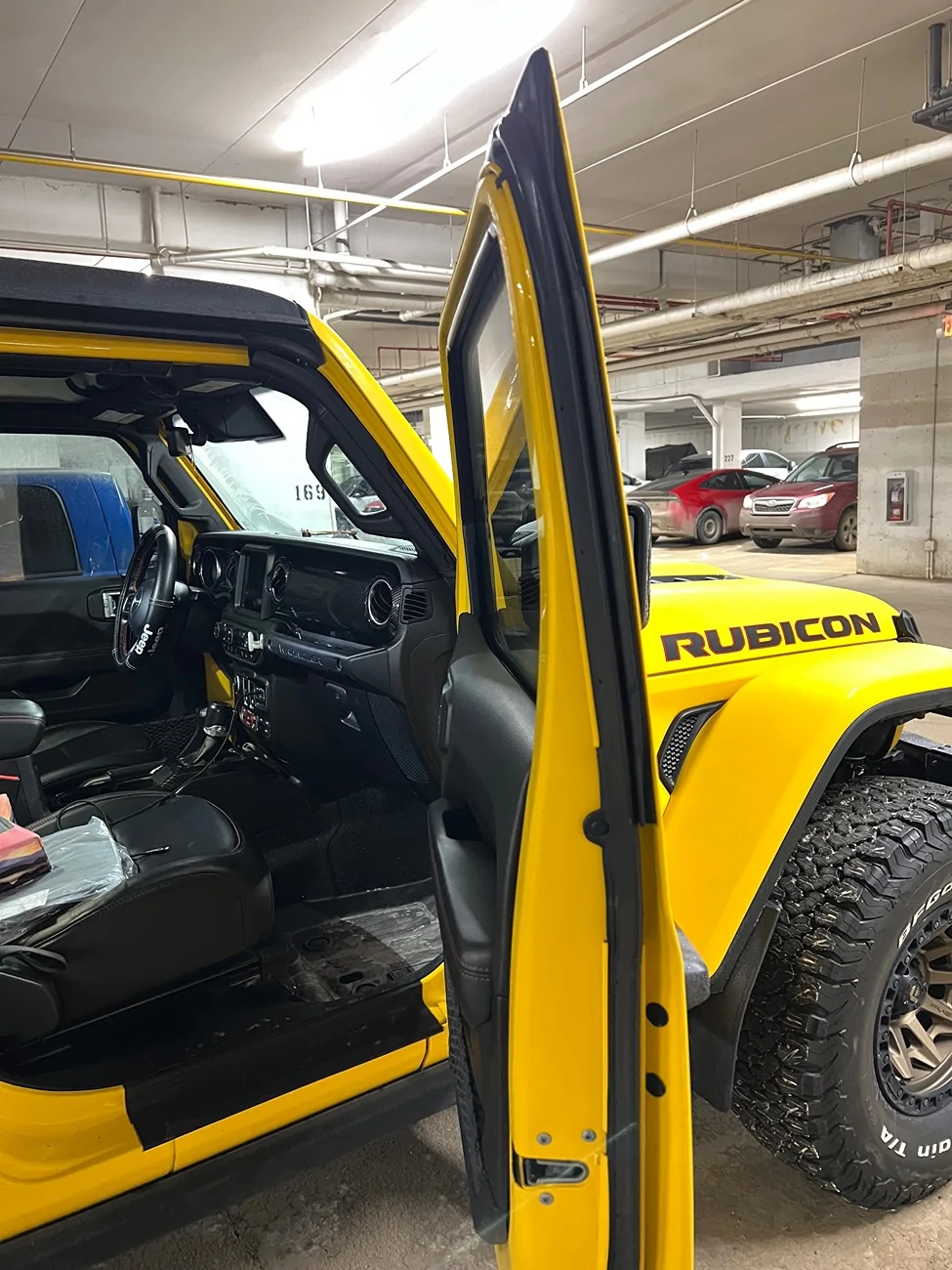 Jeep Wrangler JL Bye-bye red dash trim, hello carbon fiber IMG_5210