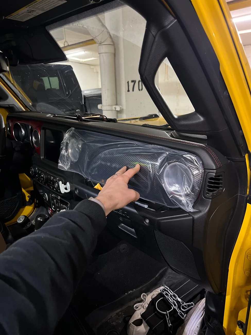 Jeep Wrangler JL Bye-bye red dash trim, hello carbon fiber IMG_5197