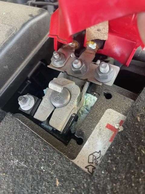 Jeep Wrangler JL AUX battery? image1