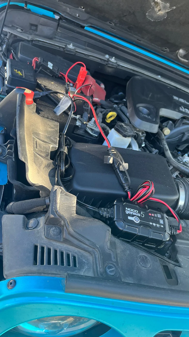 Jeep Wrangler JL Trickle Charger? IMG_0857 2