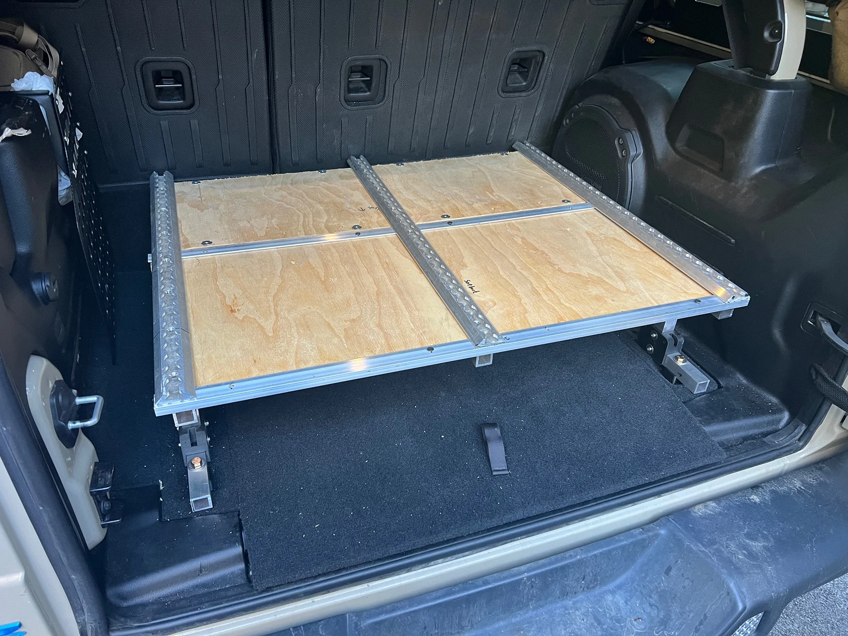 Jeep Wrangler JL Made a rear cargo storage shelf for my 4XE (DIY) IMG_5208