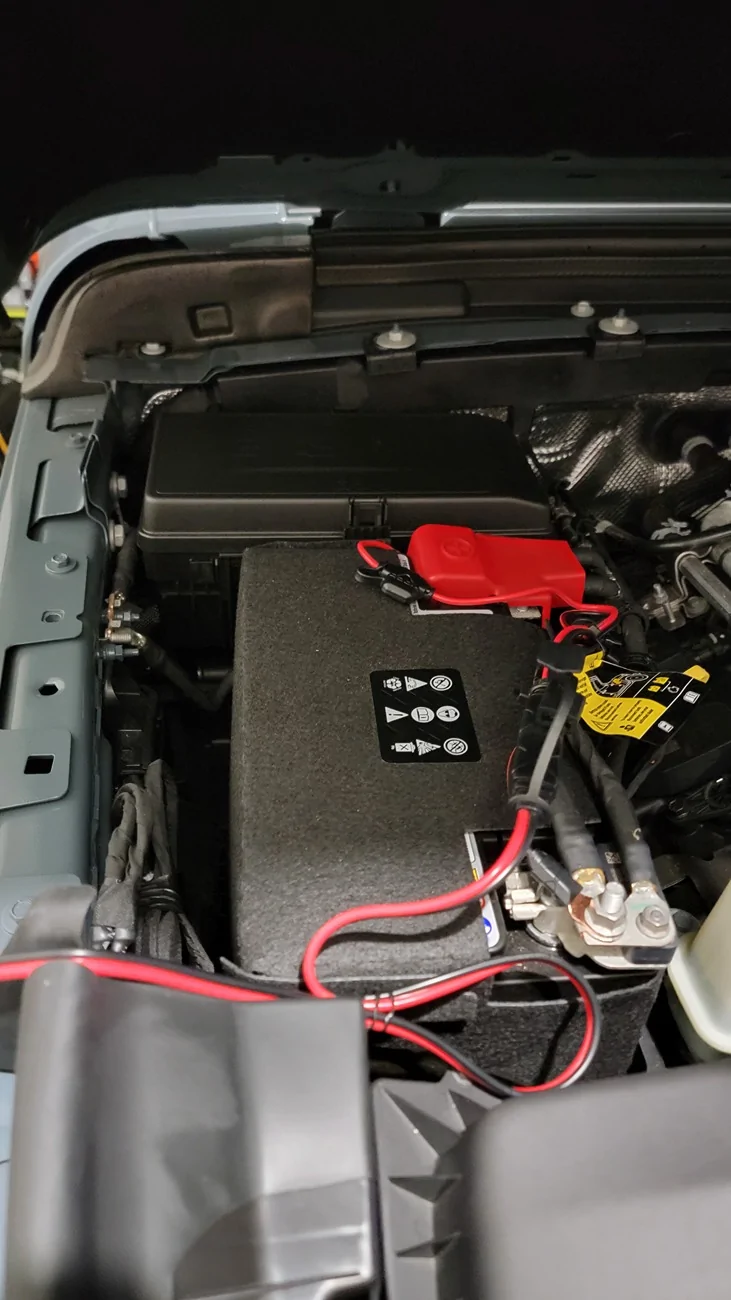 Jeep Wrangler JL Trickle Charger? 20251216_202344