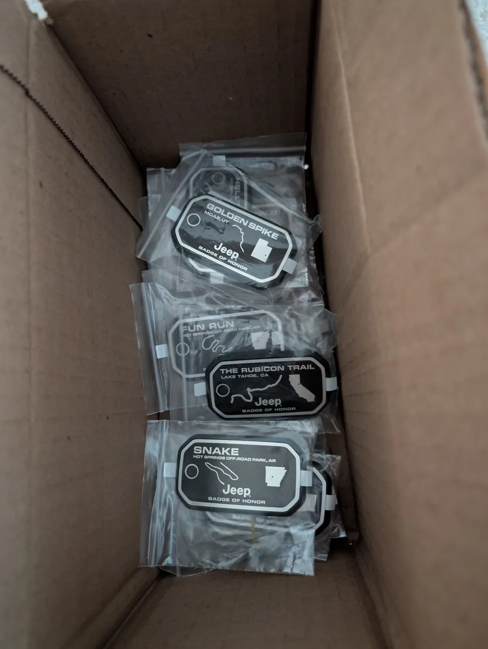 Jeep Wrangler JL Question on badge etiquette 910