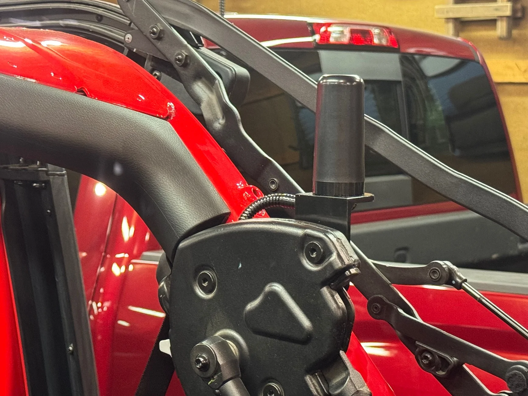 Jeep Wrangler JL GMRS antenna mount on third brake light IMG_4775