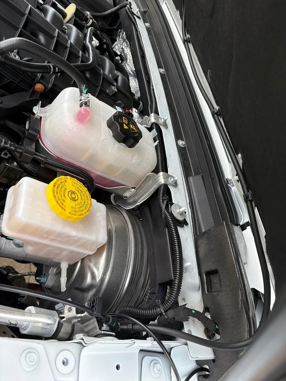 Jeep Wrangler JL Midland MXT275 GMRS Radio - clean install DIY on 2025 4 door Rubicon IMG_1770