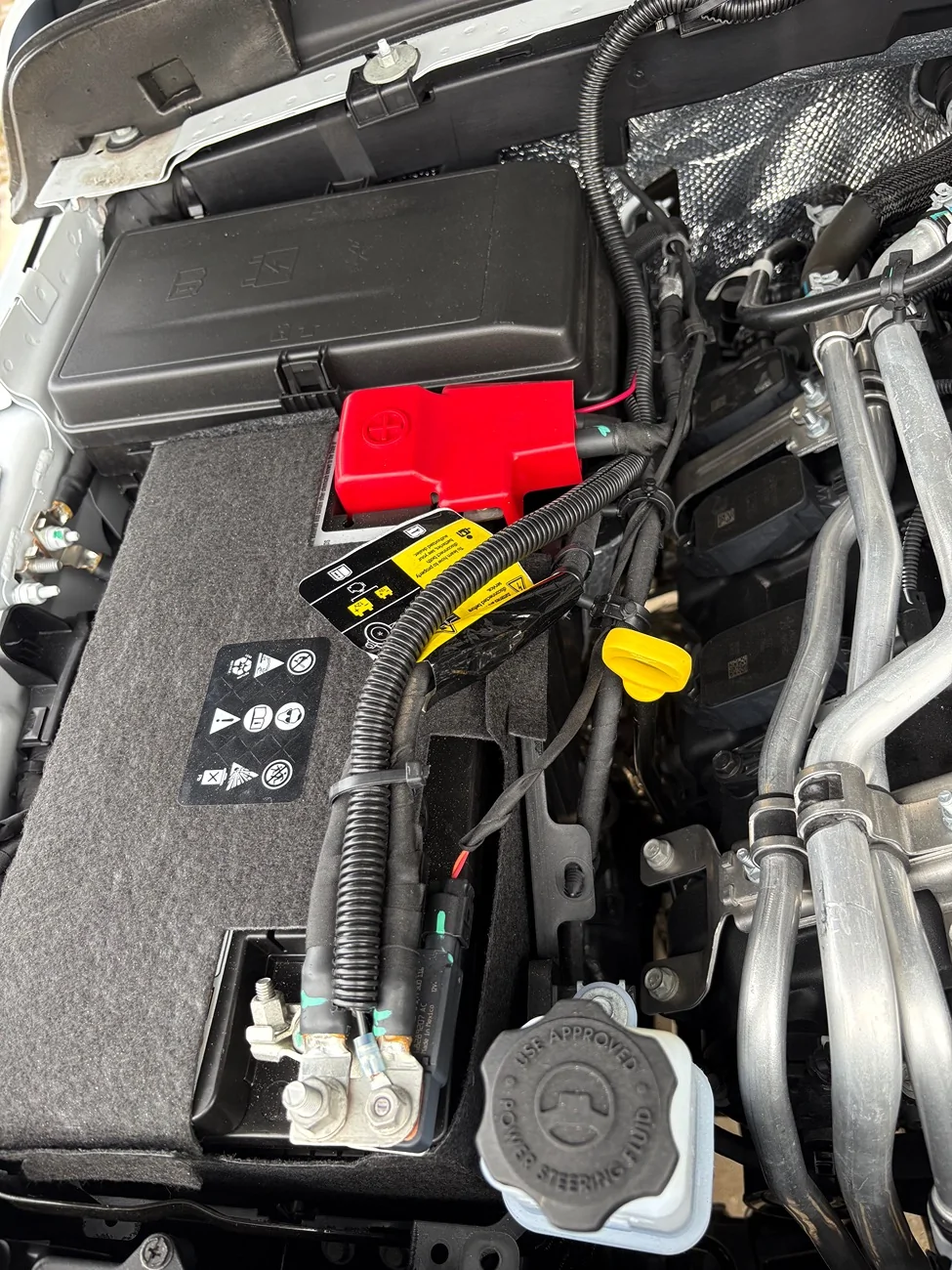 Jeep Wrangler JL Midland MXT275 GMRS Radio - clean install DIY on 2025 4 door Rubicon IMG_1771