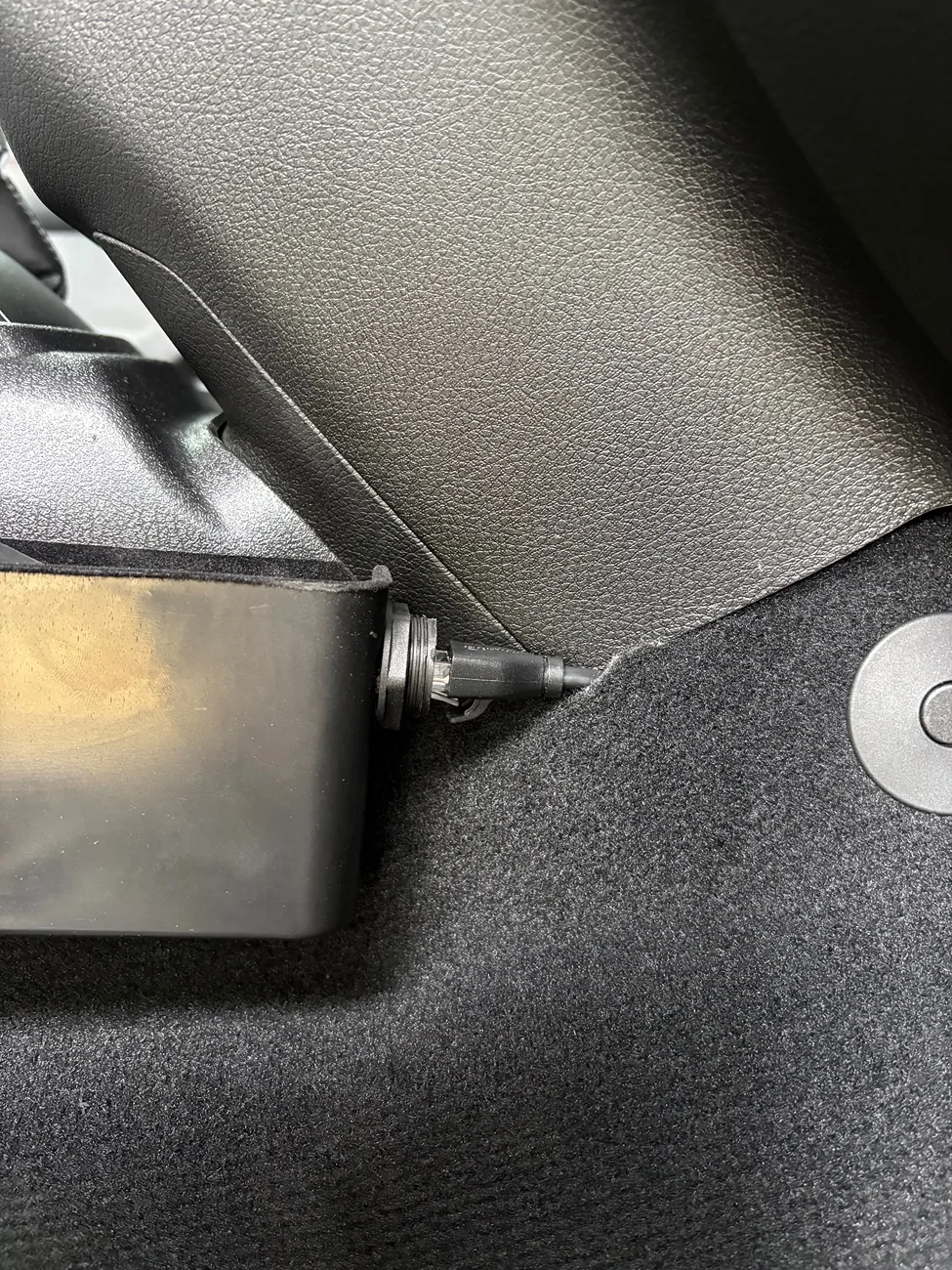 Jeep Wrangler JL Midland MXT275 GMRS Radio - clean install DIY on 2025 4 door Rubicon IMG_1761