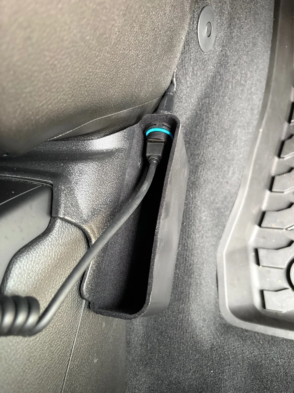 Jeep Wrangler JL Midland MXT275 GMRS Radio - clean install DIY on 2025 4 door Rubicon IMG_1762