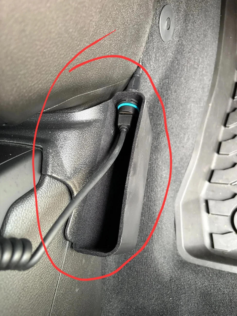 Jeep Wrangler JL Midland MXT275 GMRS Radio - clean install DIY on 2025 4 door Rubicon 1042170-883407c58bf076d046a12c109299717