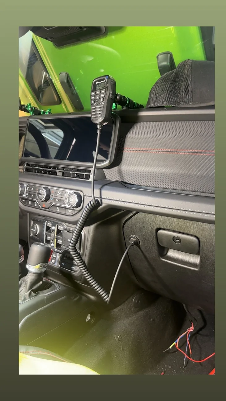Jeep Wrangler JL Midland MXT275 GMRS Radio - clean install DIY on 2025 4 door Rubicon IMG_4827