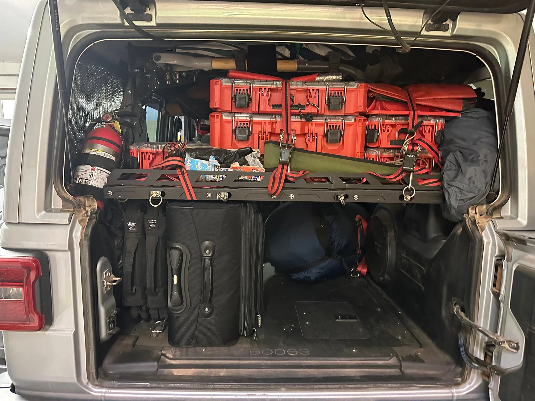 Jeep Wrangler JL Need input regarding rear storage shelf IMG_6509