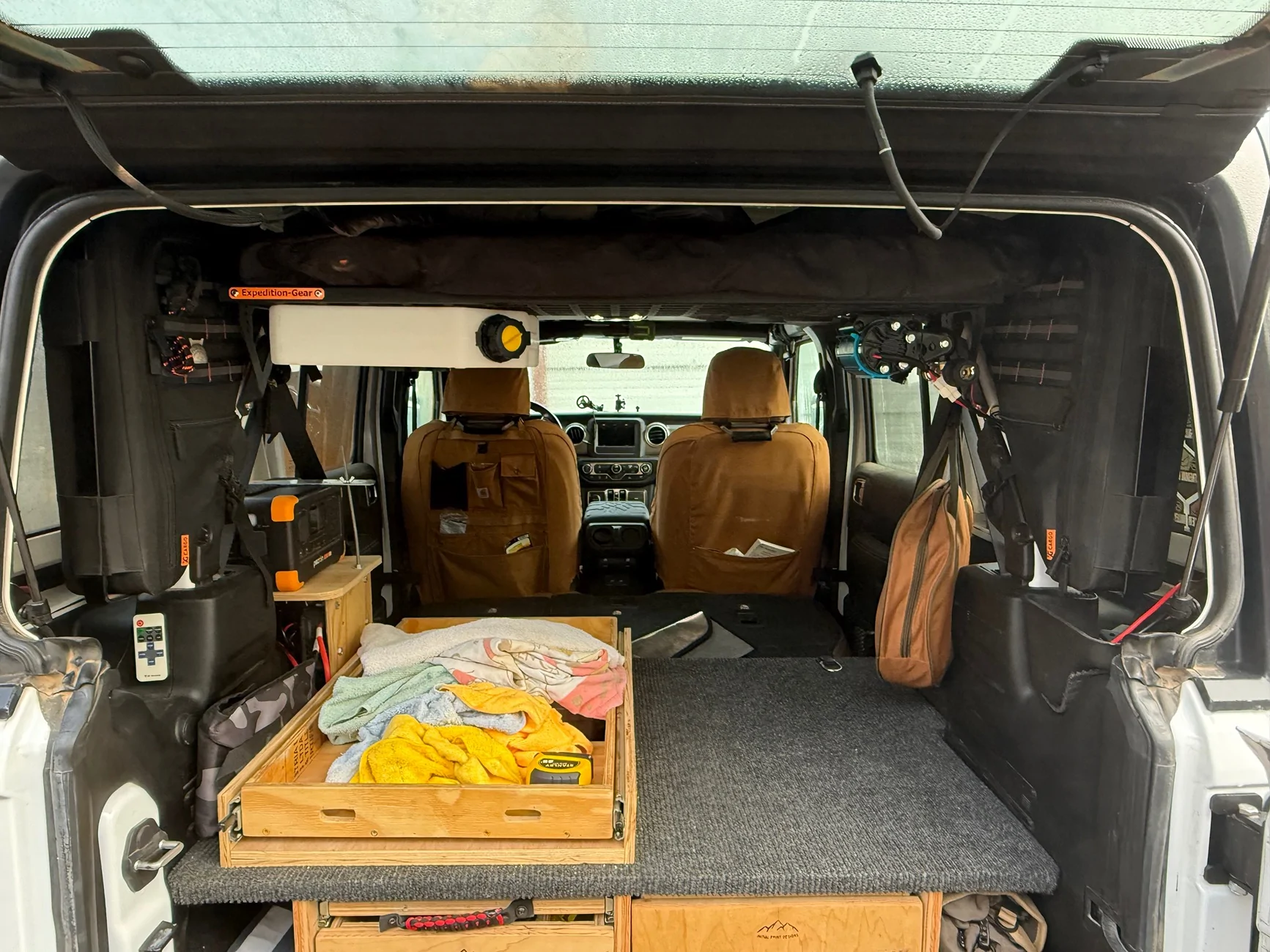 Jeep Wrangler JL Need input regarding rear storage shelf IMG_1317