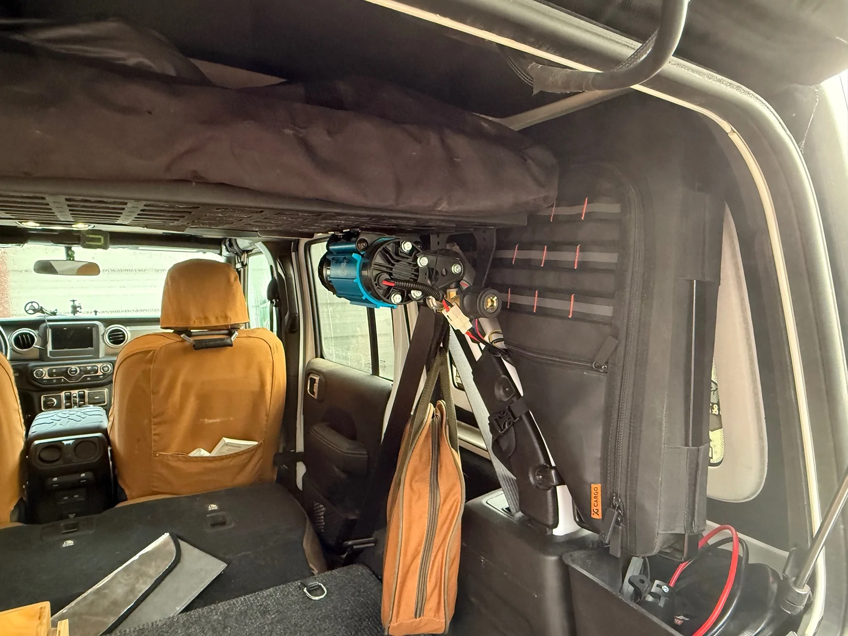 Jeep Wrangler JL Need input regarding rear storage shelf IMG_1319