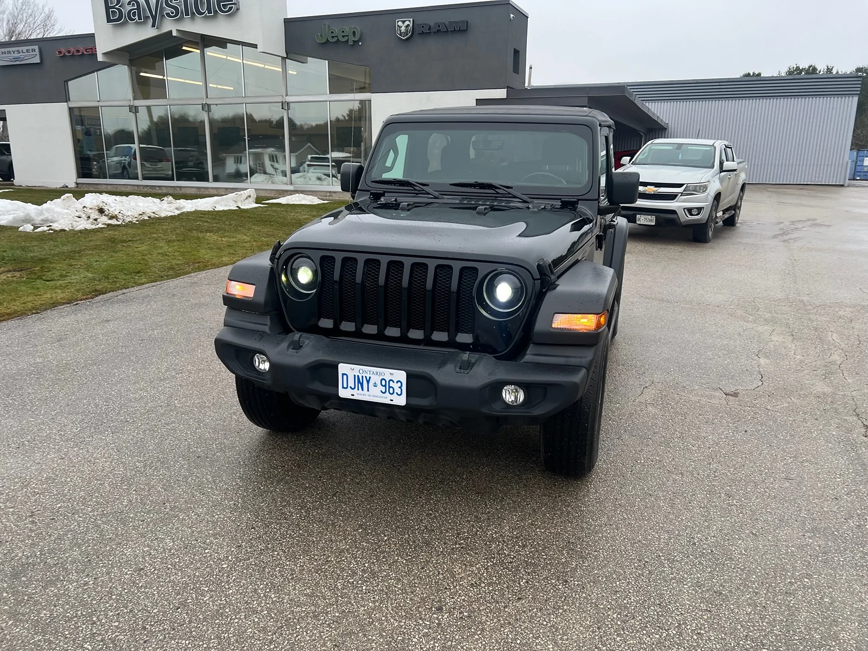 Jeep Wrangler JL Filler panel below headlights? IMG_5092