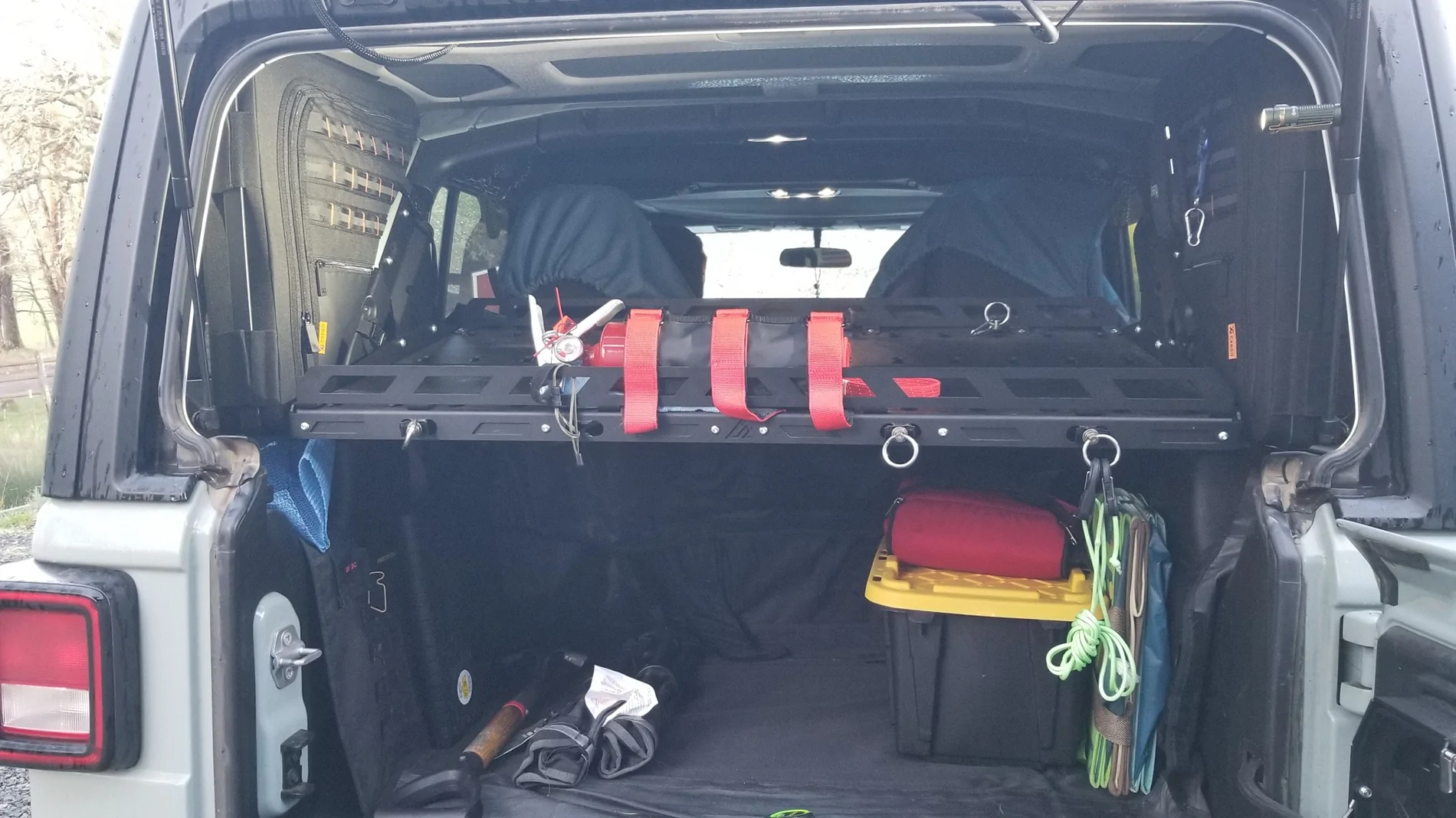 Jeep Wrangler JL Need input regarding rear storage shelf 20251227_155737