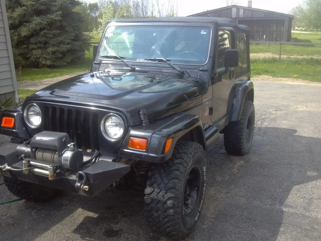 Jeep Wrangler JL TJ vs JL conversation. 1767199107805-bk