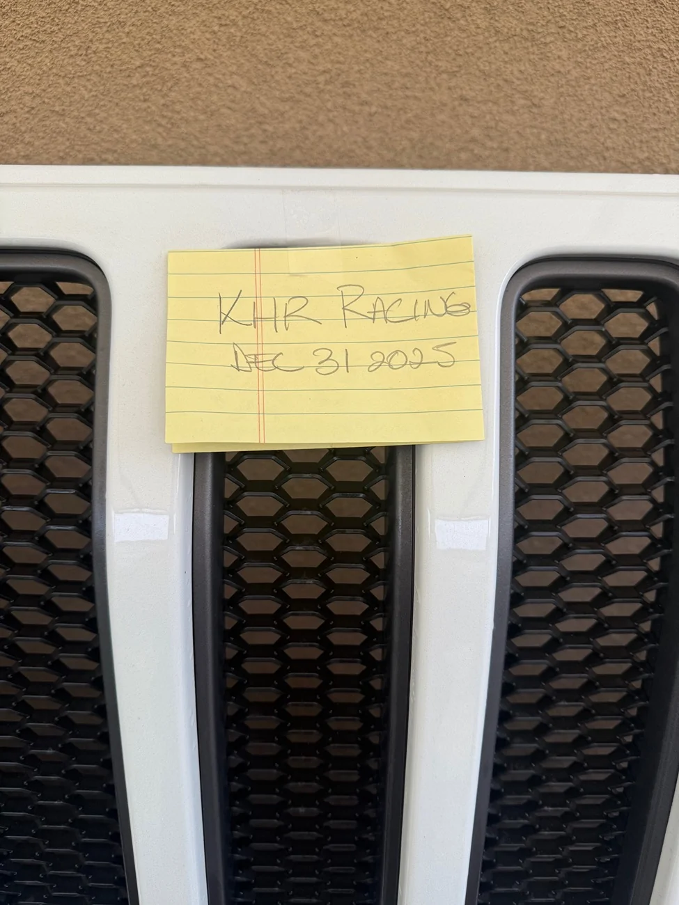 Jeep Wrangler JL Free 2022 White Grill IMG_4097