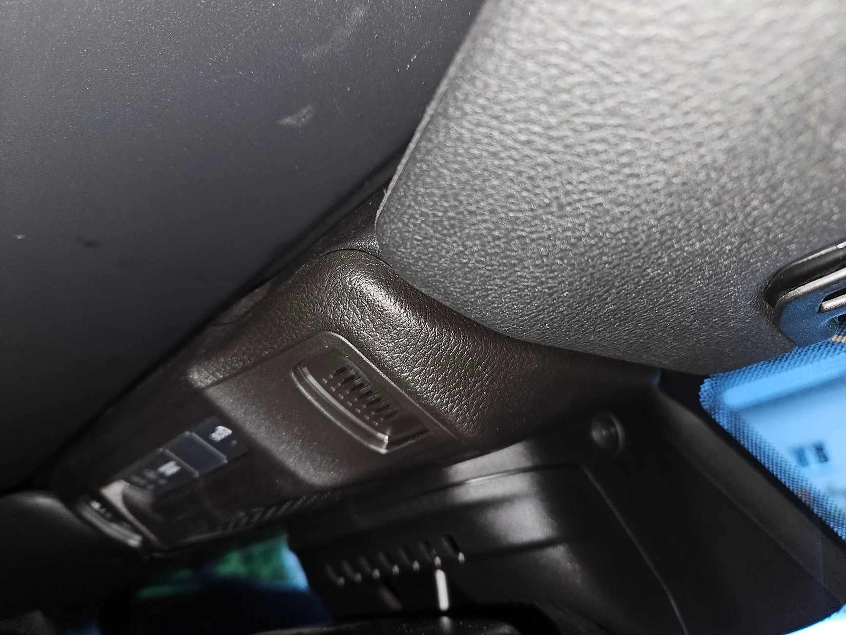 Jeep Wrangler JL Sky One Touch Roof Conversion? 20260102_154632