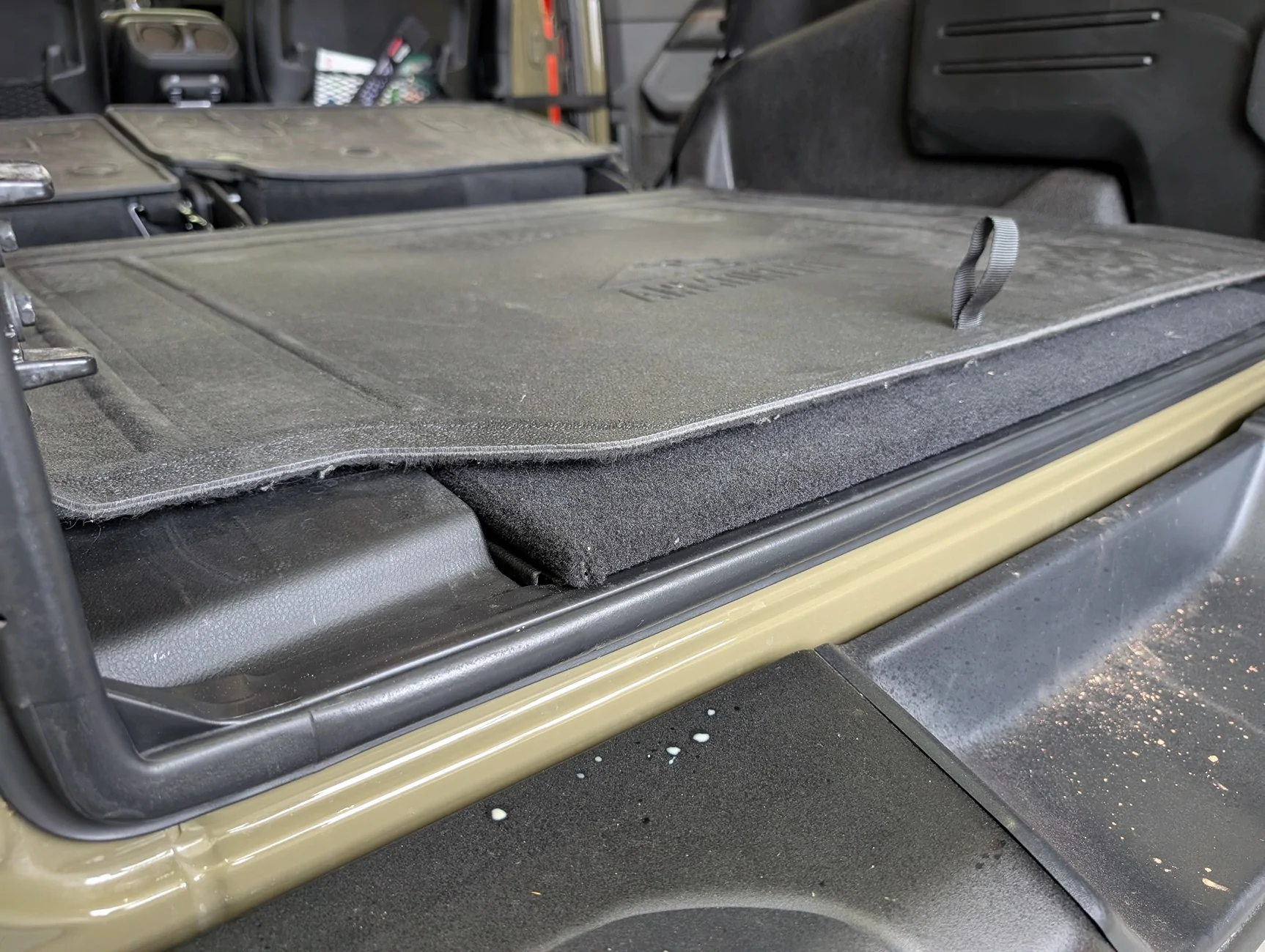 Jeep Wrangler JL Question about Armorlite rear cargo liner. PXL_20260104_225907827