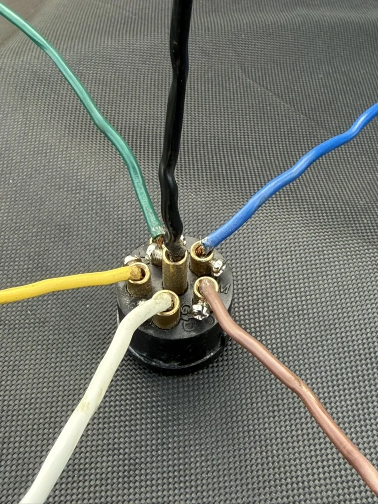 Jeep Wrangler JL Flat tow factory mopar wiring harness installation question. 85719EC8-BEF0-4B09-AE52-B73B376DFC7B_1_105_c