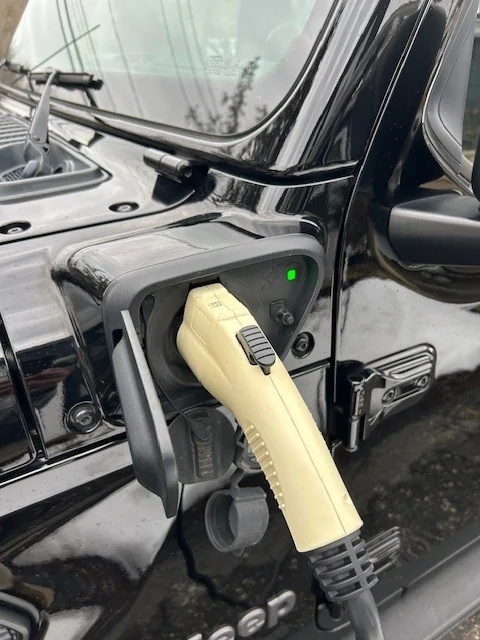 Jeep Wrangler JL Issue After 68C Recall Update - Charge Light Indicators Come Back On Solid ChargePort