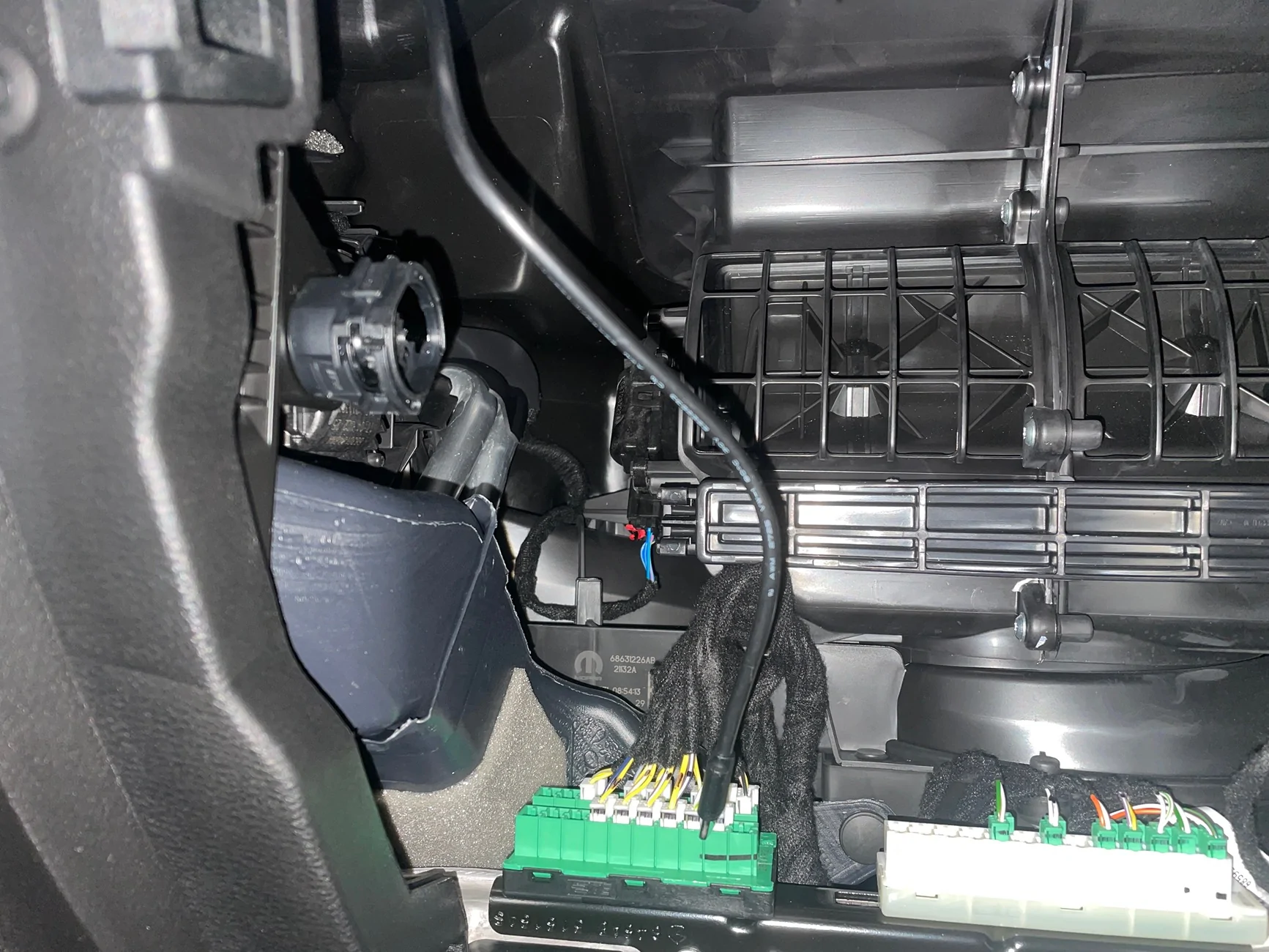 Jeep Wrangler JL Course Mag Safe phone mount. IMG_1743