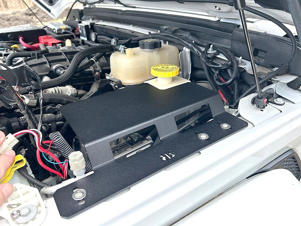 Jeep Wrangler JL Adding a Fuse Block UHM-0016-V2-2