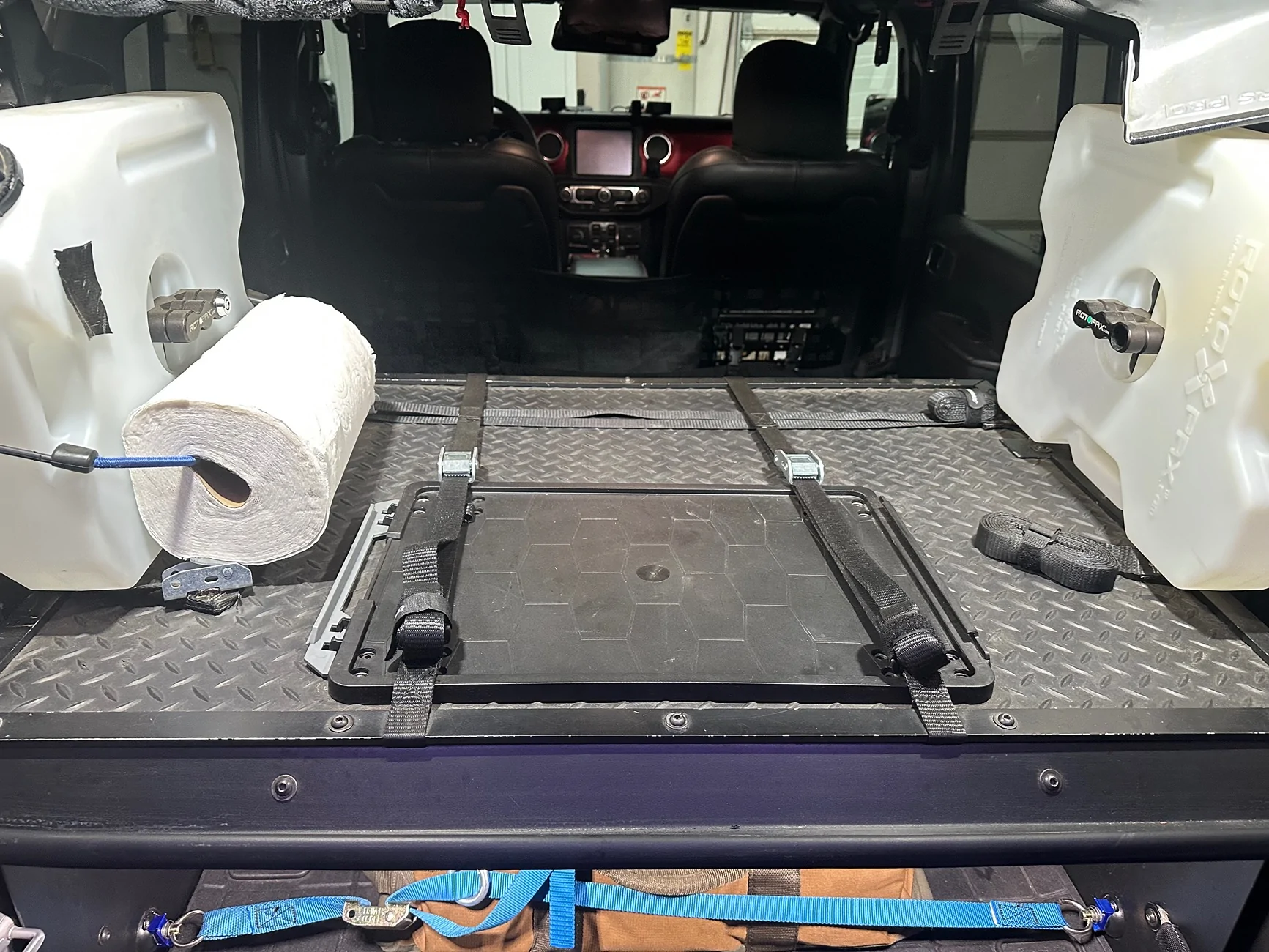 Jeep Wrangler JL Show us your Jeep's rear storage setups IMG_1717