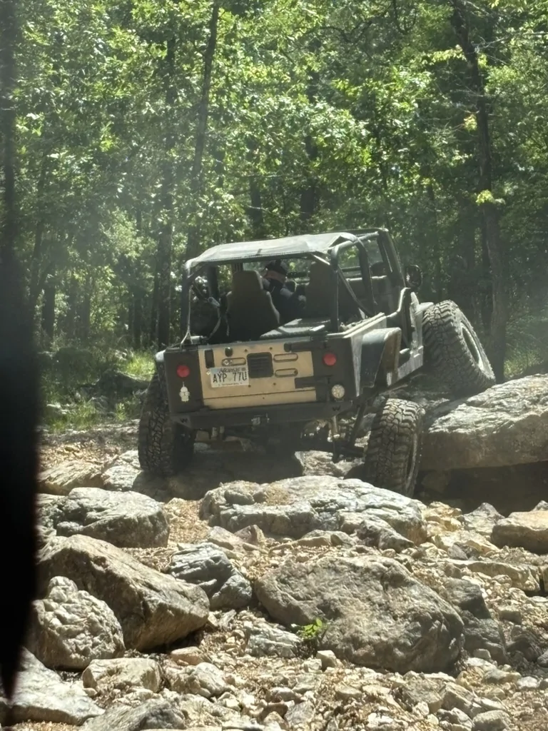 Jeep Wrangler JL TJ vs JL conversation. 31A61994-8D8C-4F66-A5F0-751AD7478AB3_1_105_c