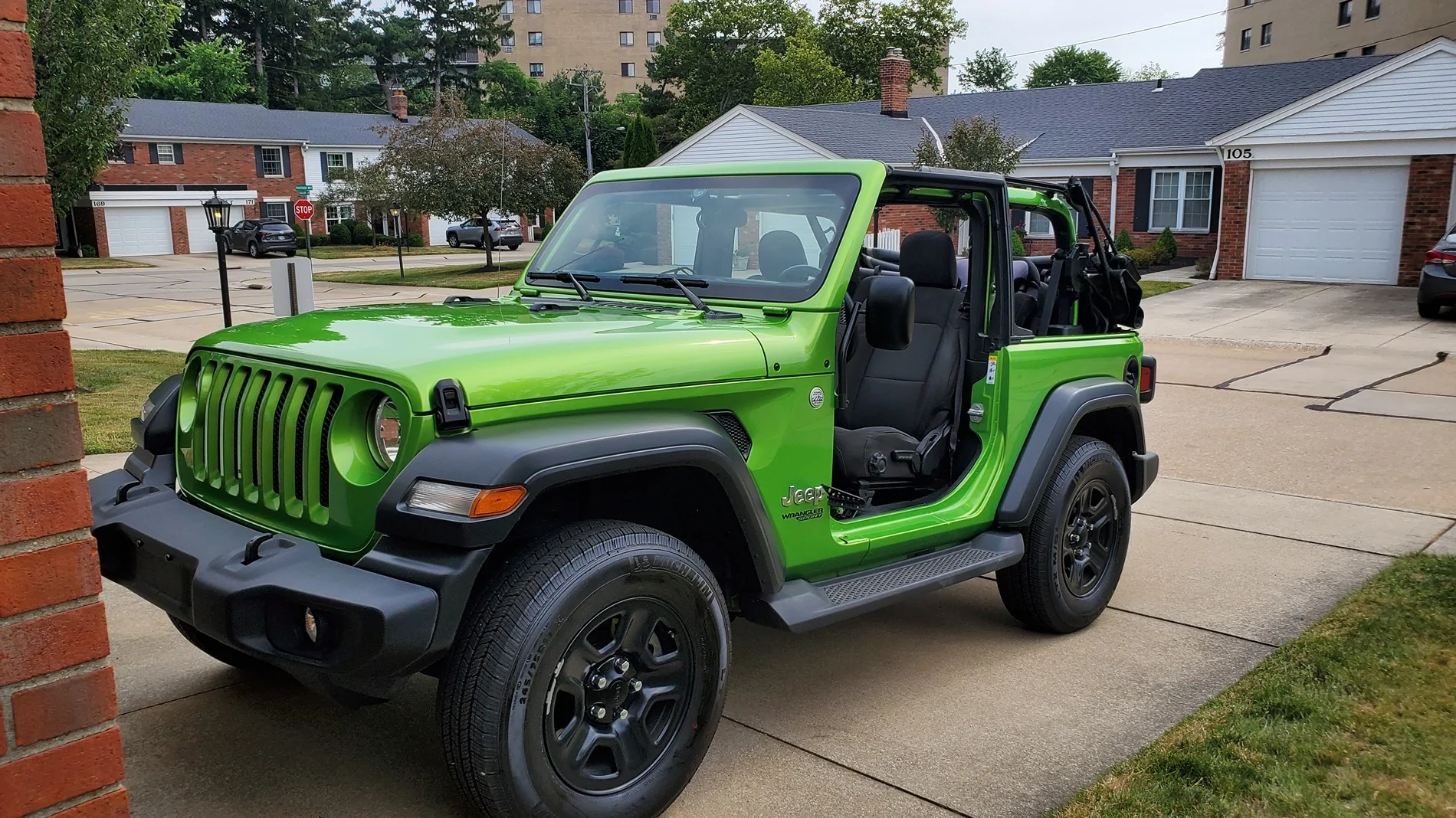 Jeep Wrangler JL TJ vs JL conversation. 20240619_101615