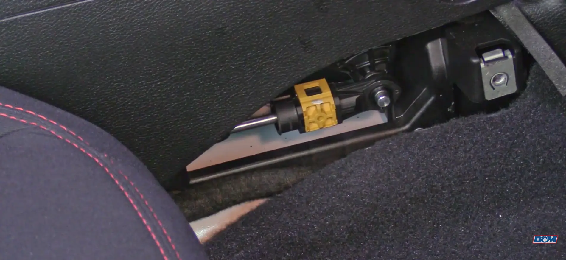 Jeep Wrangler JL Shifter boot - shift linkage squeak IMG_2405