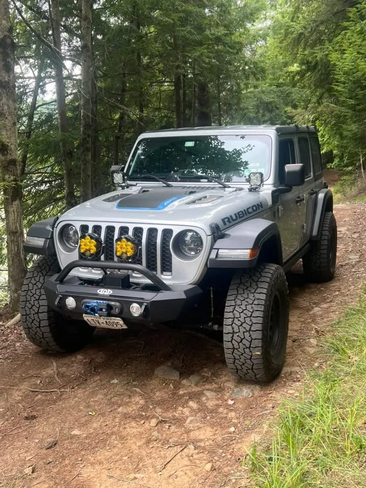 Jeep Wrangler JL Mopar vs LOD Front Bumper IMG_3528