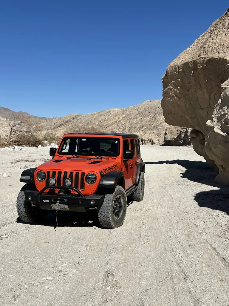 Jeep Wrangler JL Mopar vs LOD Front Bumper 7C783D66-FBA5-4944-9D80-02AB537D9020_1_105_c