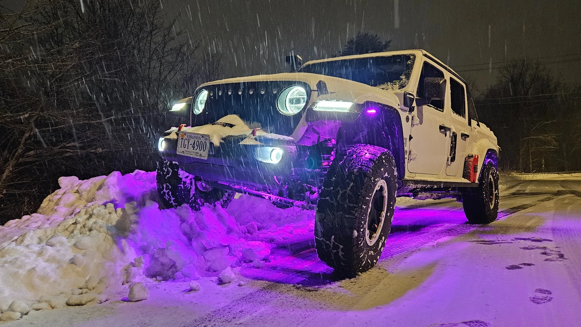 Jeep Wrangler JL Super Storm! Who's going snow wheeling? 20250106_175337