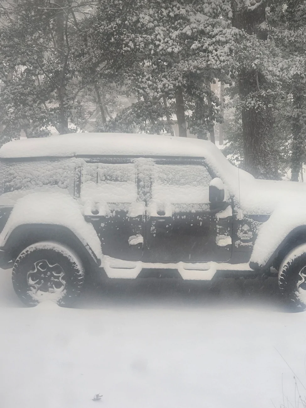 Jeep Wrangler JL Snow load on a soft top sno