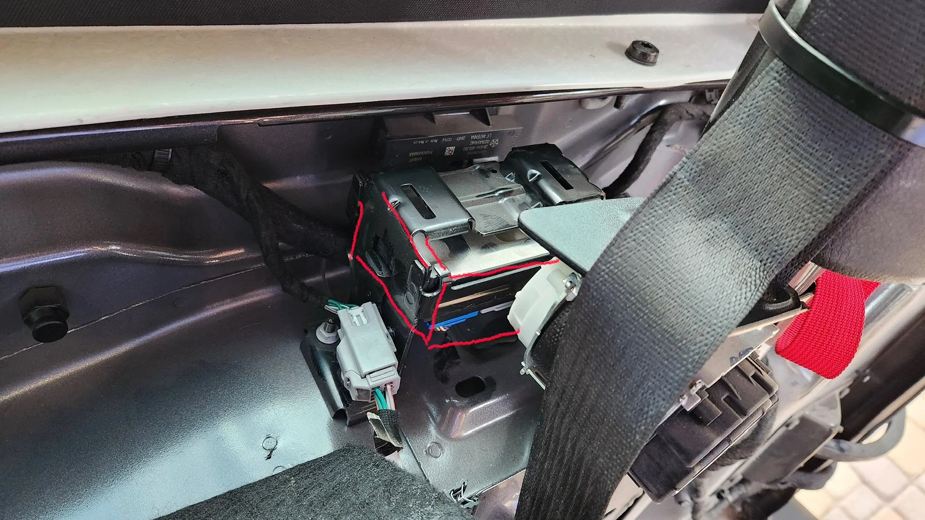 Jeep Wrangler JL Tccm module location? IMG_0213