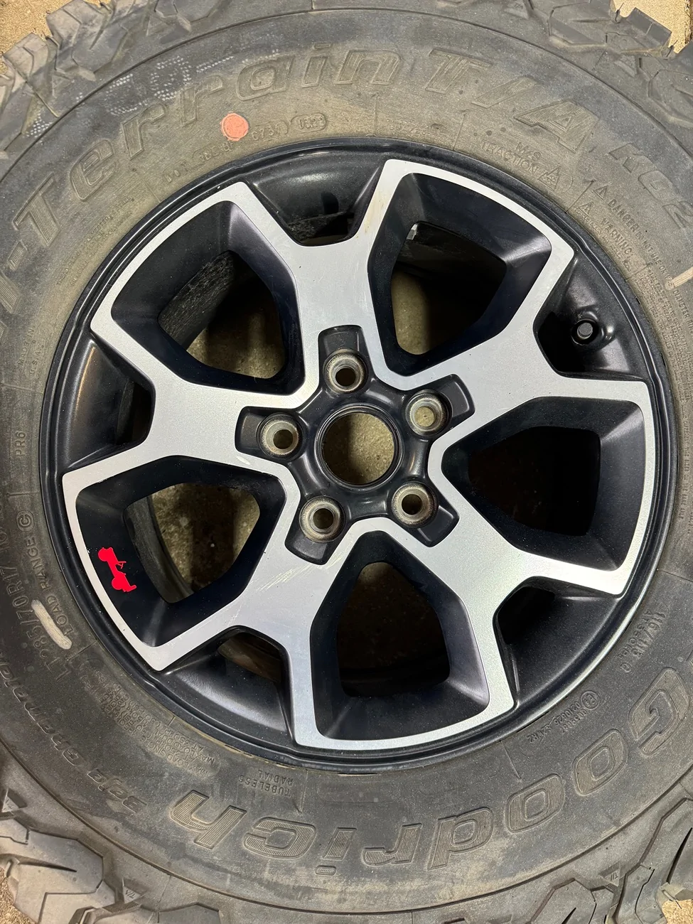 Jeep Wrangler JL 2022 OEM Rubicon Wheels IMG_8126