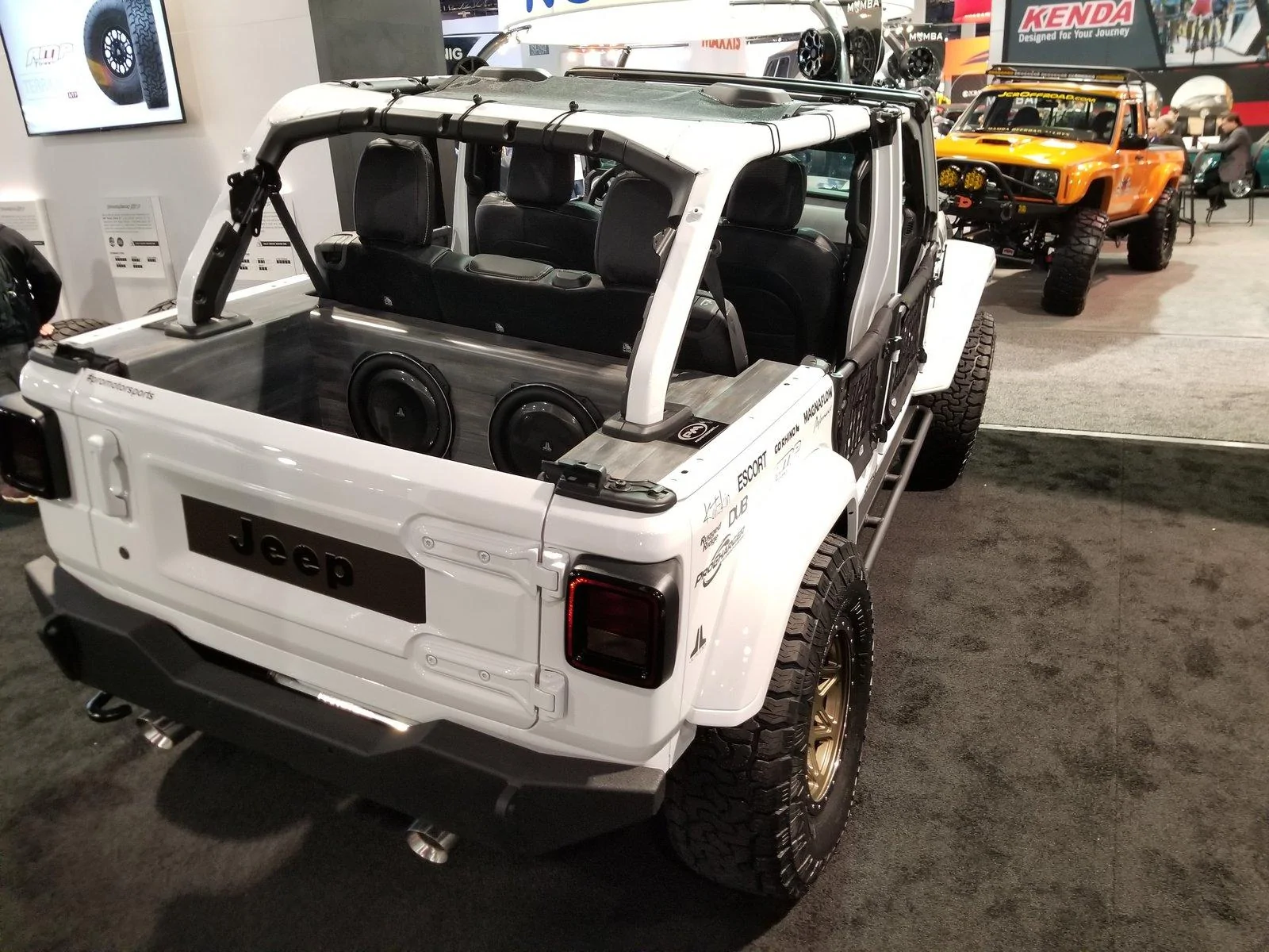 Jeep Wrangler JL SEMA photo thread. 20181031_162115