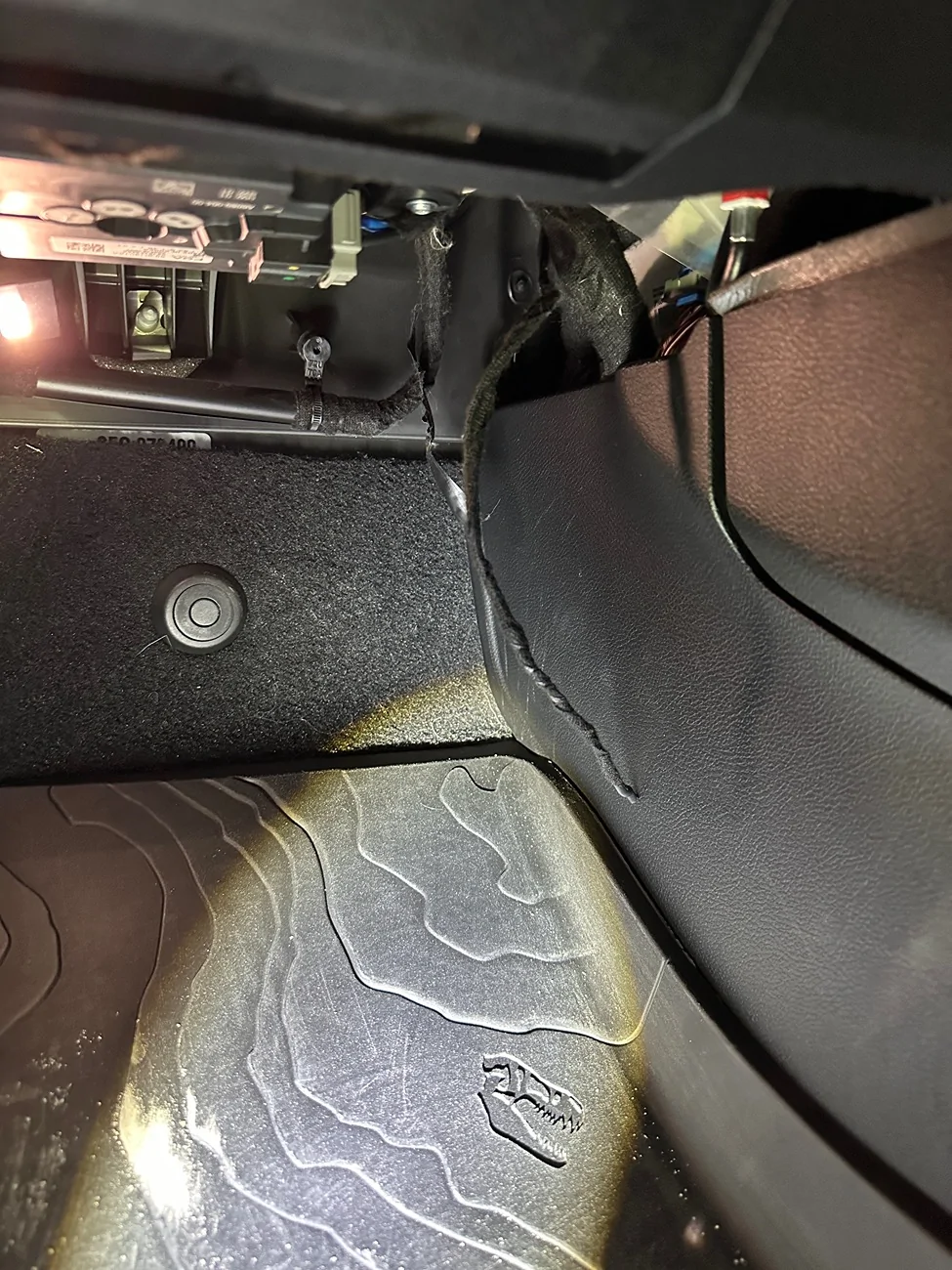 Jeep Wrangler JL Random wire question IMG_5468