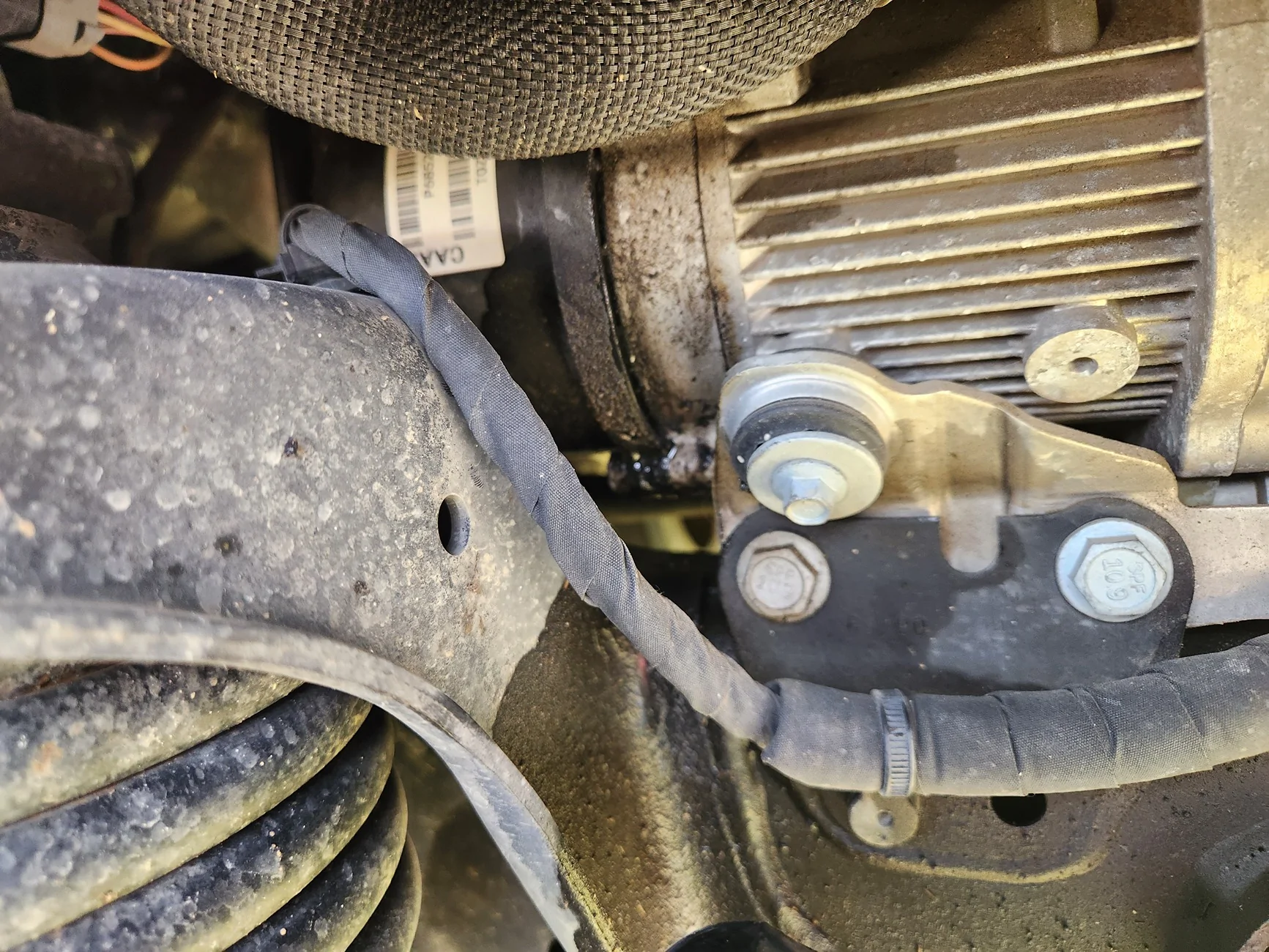Jeep Wrangler JL Leaky Electronic Steering Pump - anyone else have this and fix it? 20260208_130556