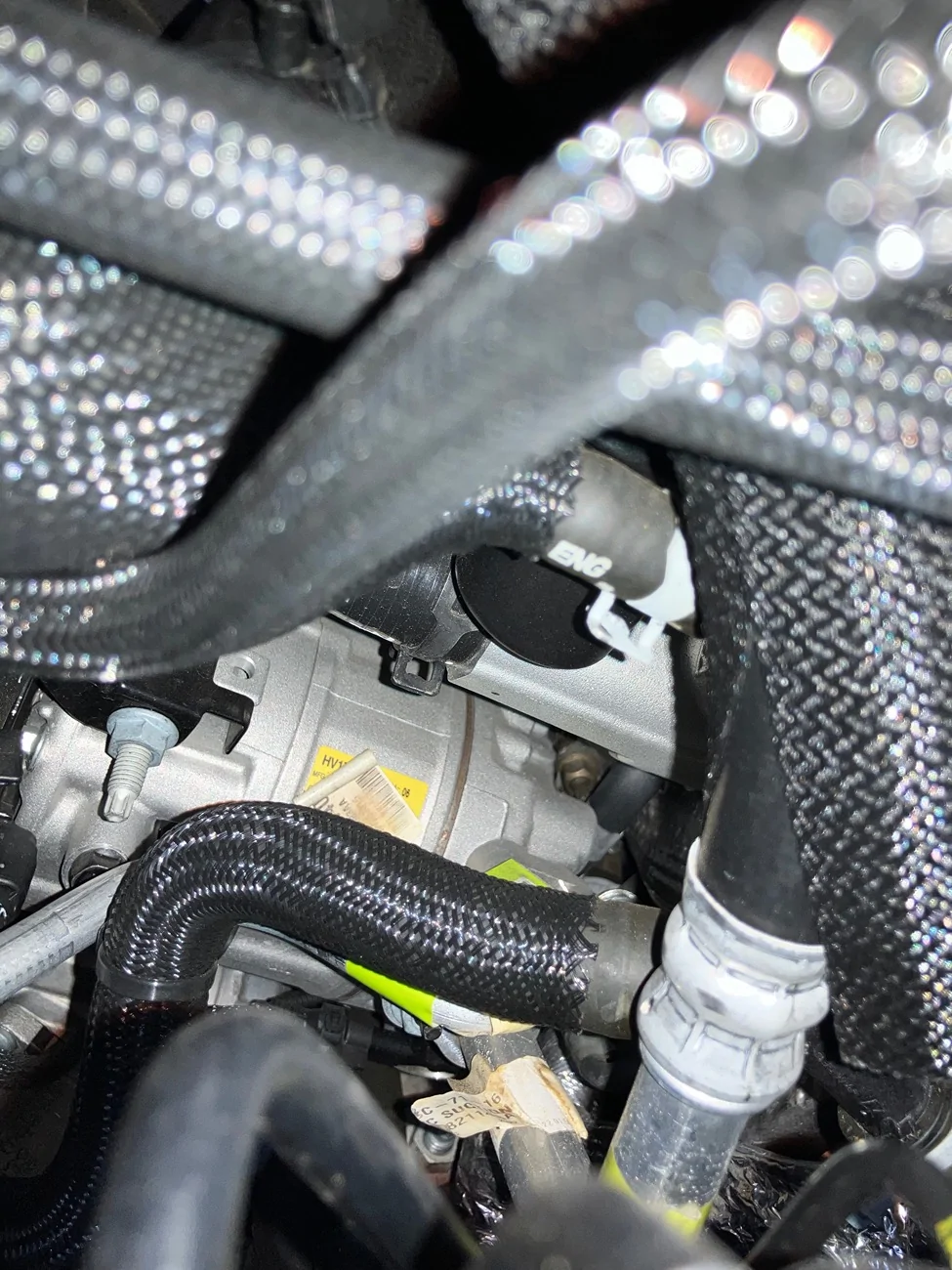 Jeep Wrangler JL Unattached clamp on drivers side engine bay IMG_6135