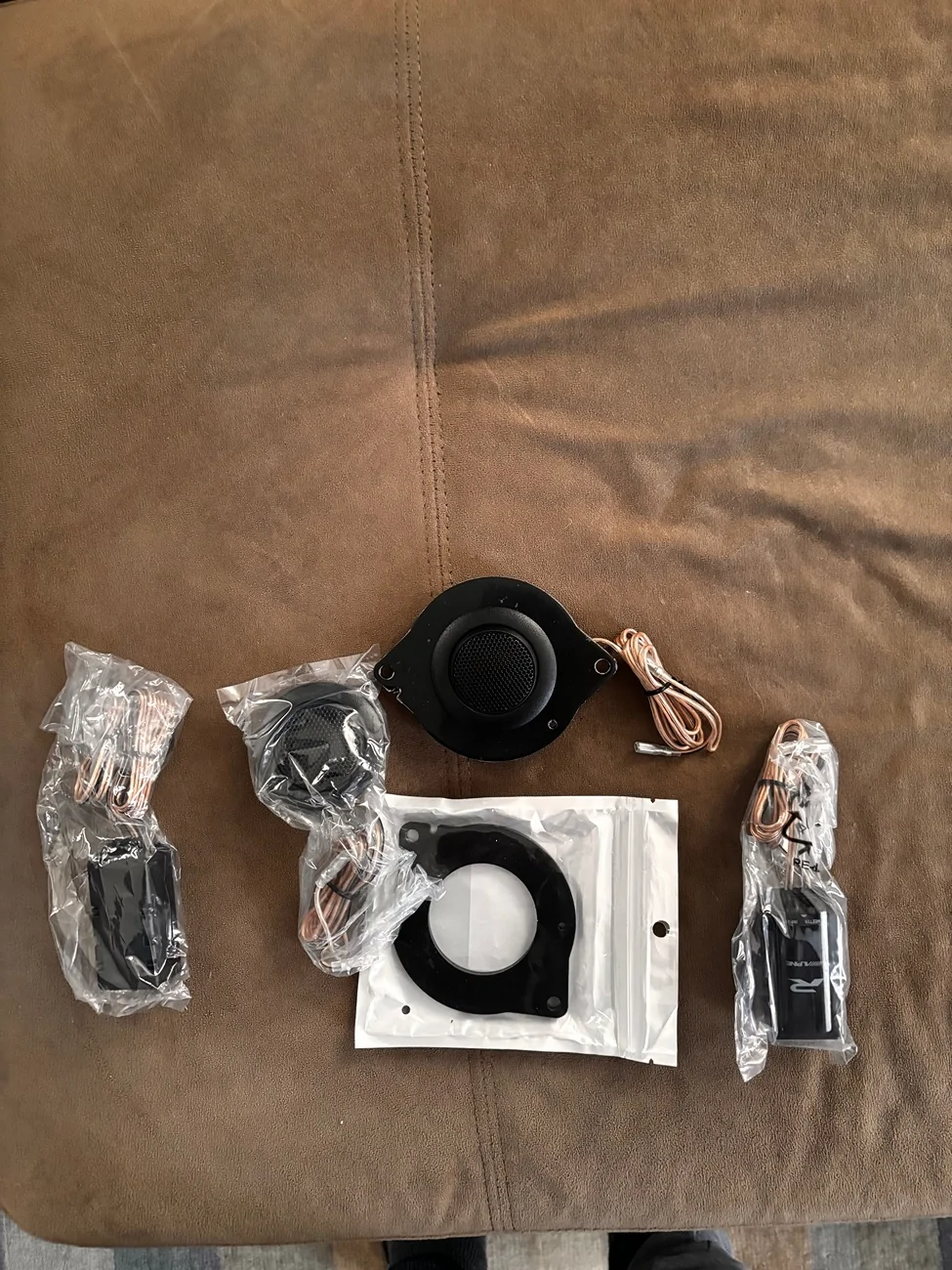 Jeep Wrangler JL 2025 Wrangler Willy's Audio Build (Base System) IMG_8938