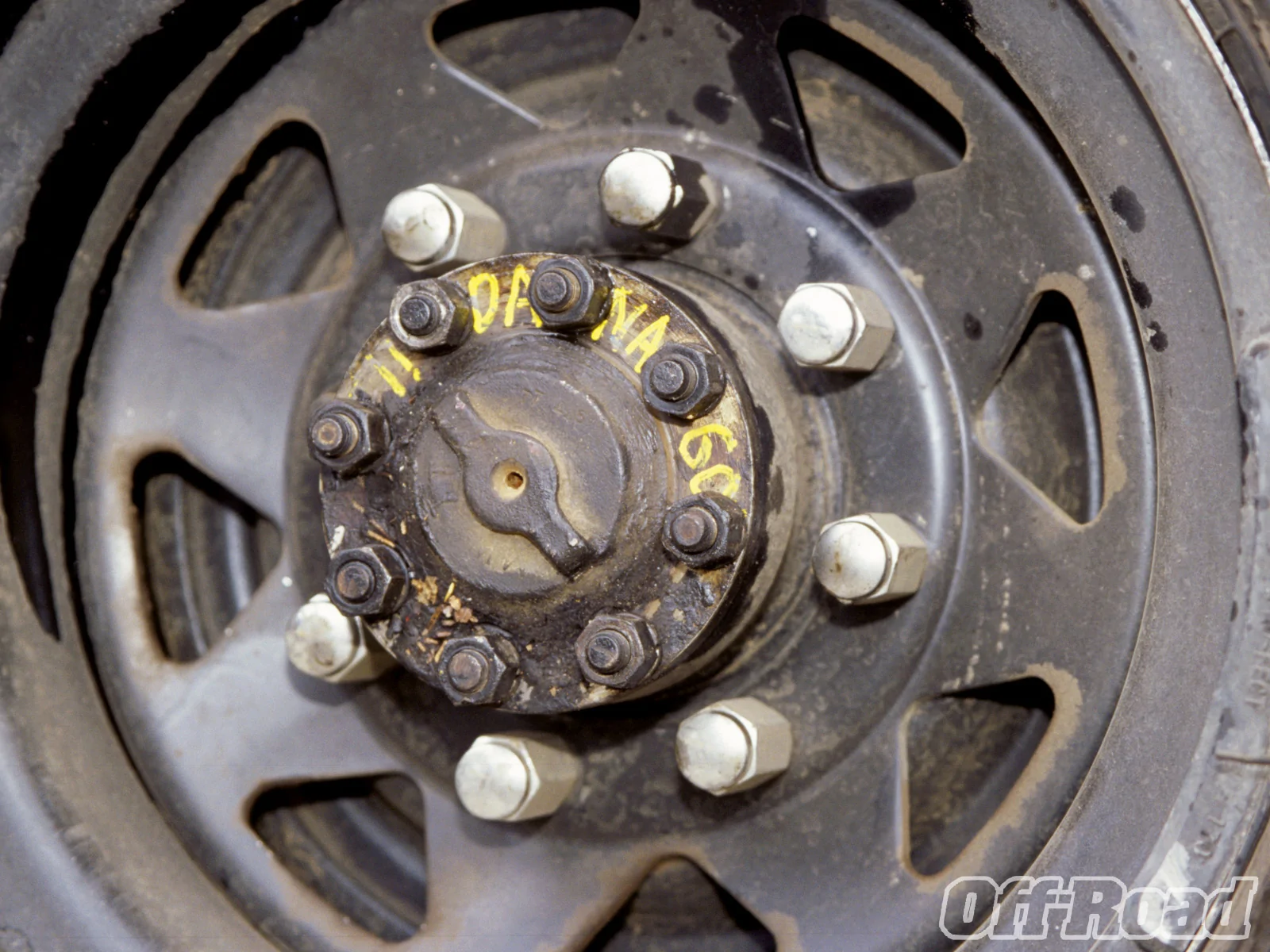 Jeep Wrangler JL M220 rear full float axle shaft replacement? 30877321