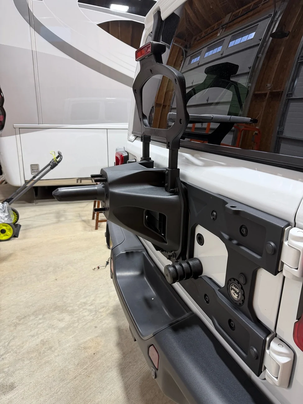 Jeep Wrangler JL Mopar extended snout tire carrier IMG_7137
